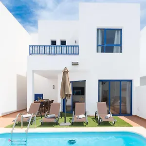 Luxury 3-bedroom With Heated Private Pool - In Marina Rubicon, Playa Blanca, Lanzarote Playa Blanca (Lanzarote)